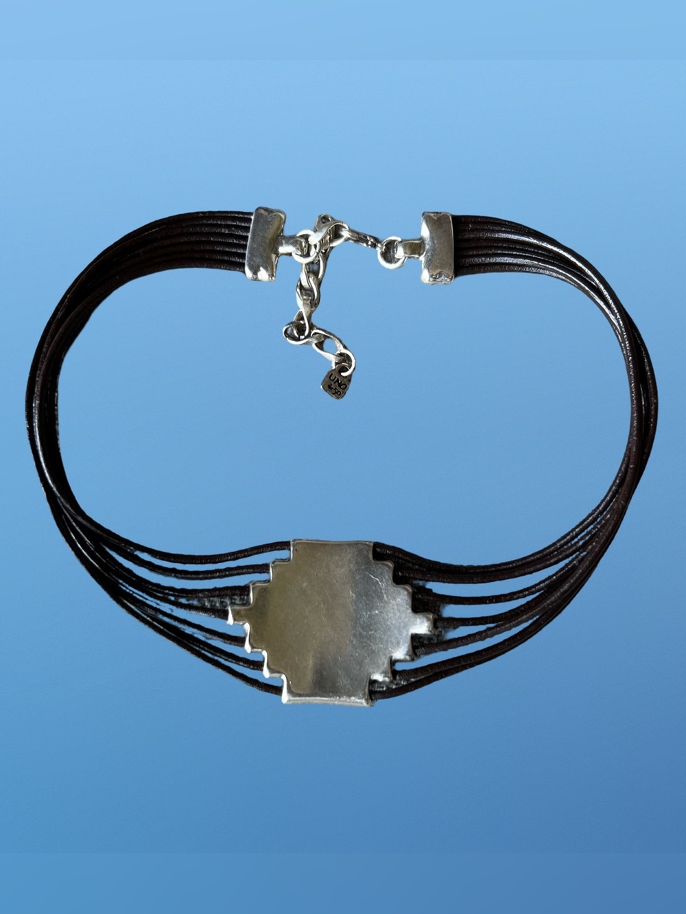 Attached Necklace by UNO de 50 - Picture 5 of 12
